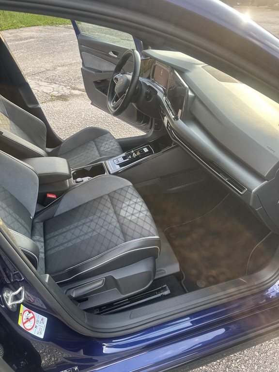 Volkswagen Golf Variant 1.5 eTSI ACT 150k R-Line DSG