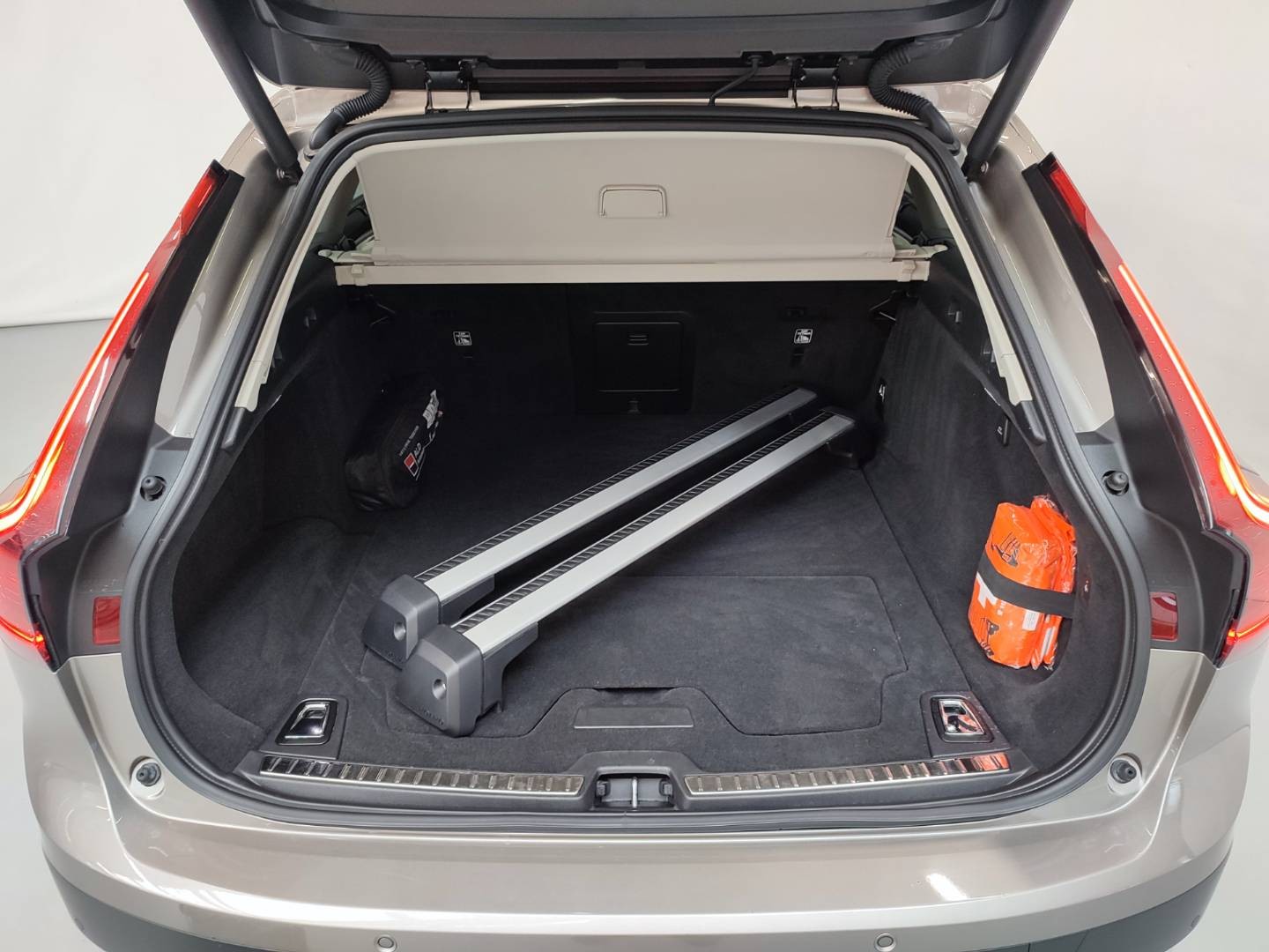 Volvo V90 CC B6 Cross Country Pro AWD A/T