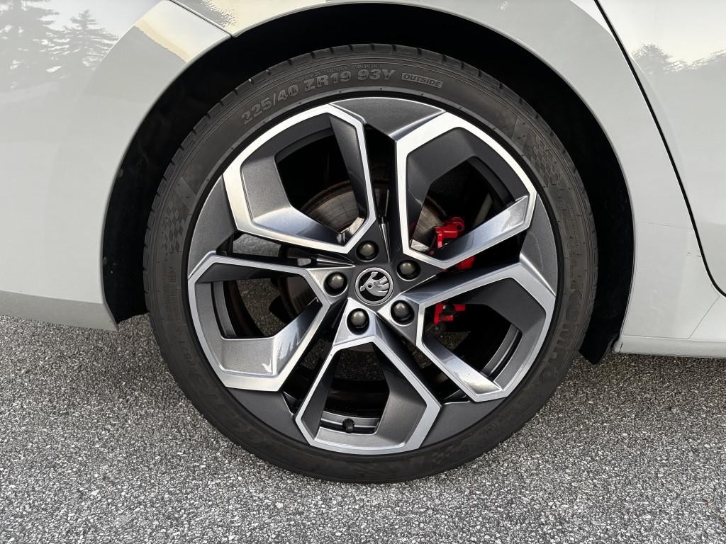 Škoda Octavia Combi 2.0 TDI RS DSG