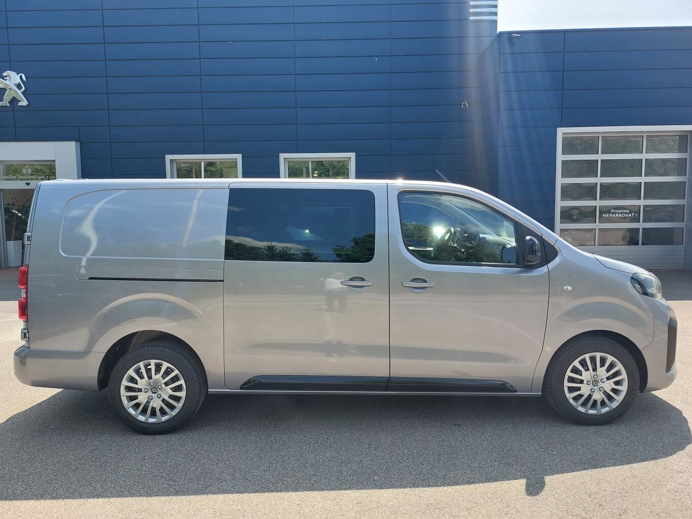 Peugeot Expert Expert Polocombi Premium L3 BlueHDi 145 BVM6 6MIEST SKLADOM