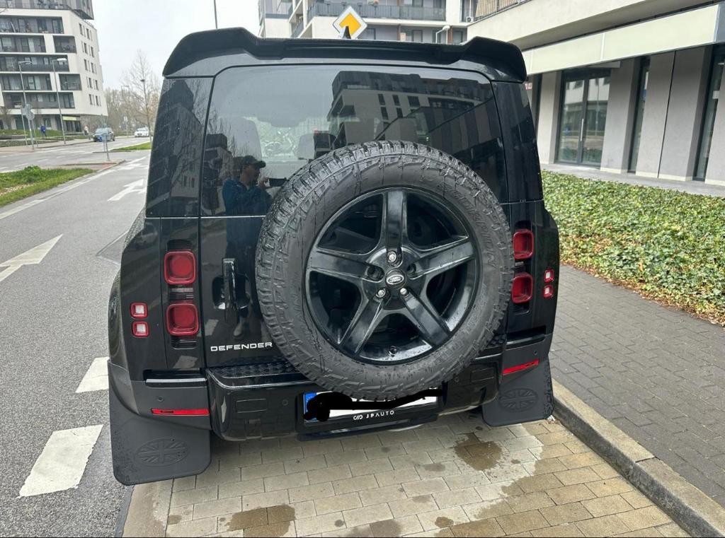 Land Rover Defender 110 3.0 D200 MHEV SE
