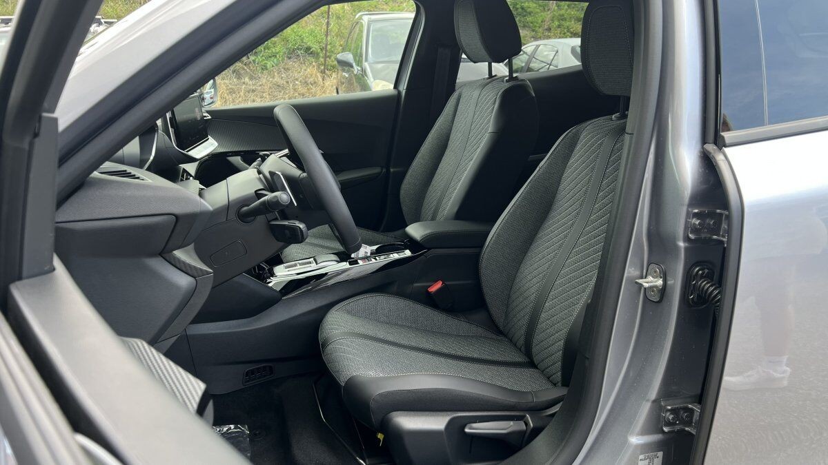 Peugeot 2008 1.2 Hybrid ALLURE 1.2 Hybrid 145k e-DCS6