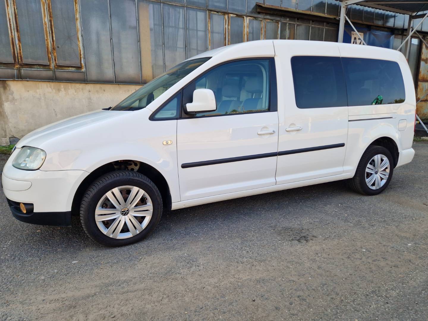 Volkswagen Caddy Life 1.9 TDI 77 KW Maxi DSG...7-miest,Tažné,Klíma,Ohrev