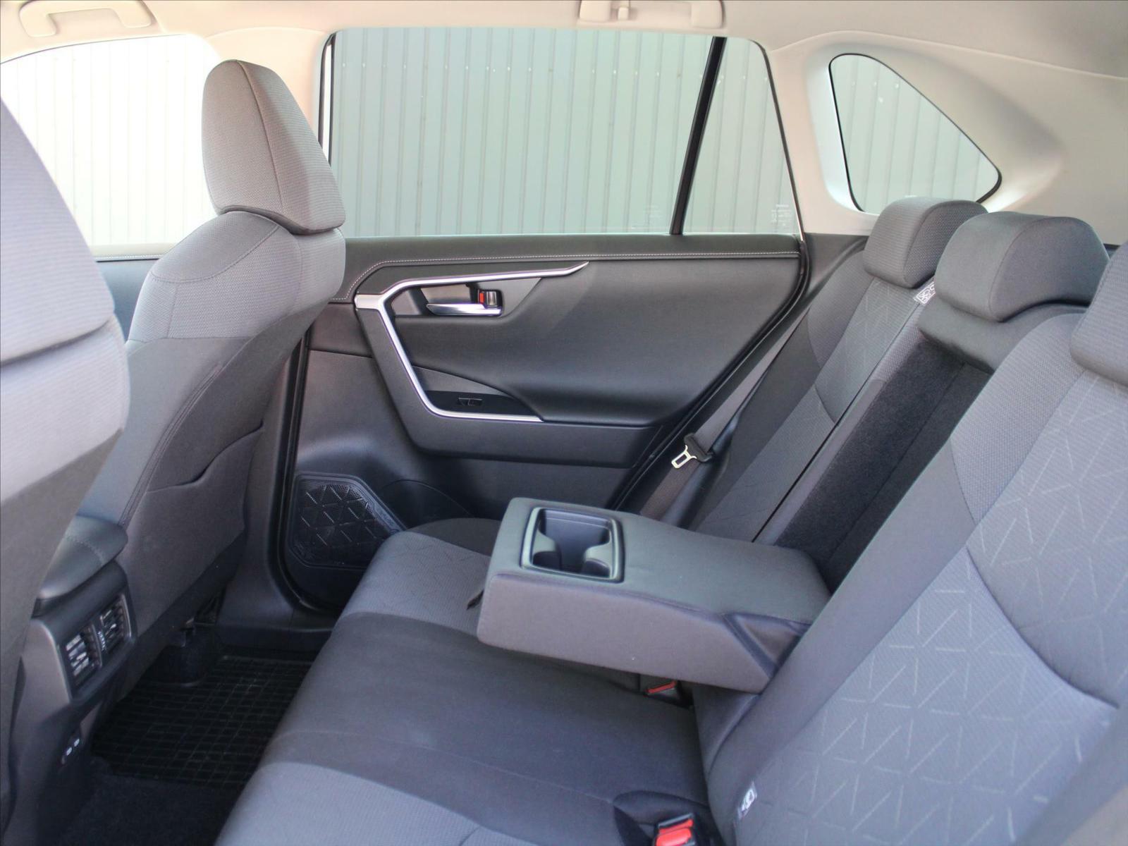 Toyota RAV4 2, 5 Hybrid e-CVT AWD Comfort AV 163kW