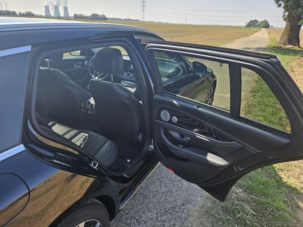 Mercedes E trieda 220 d 4MATIC A/T