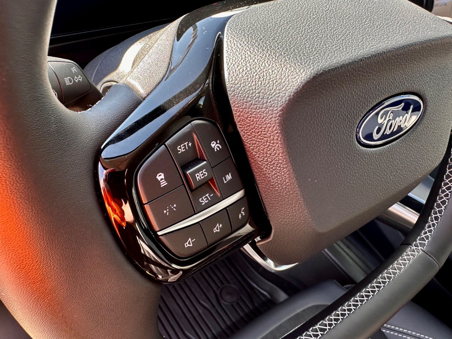 Ford Puma Gen E EV Premium (44 kWh) 168k (124kW)