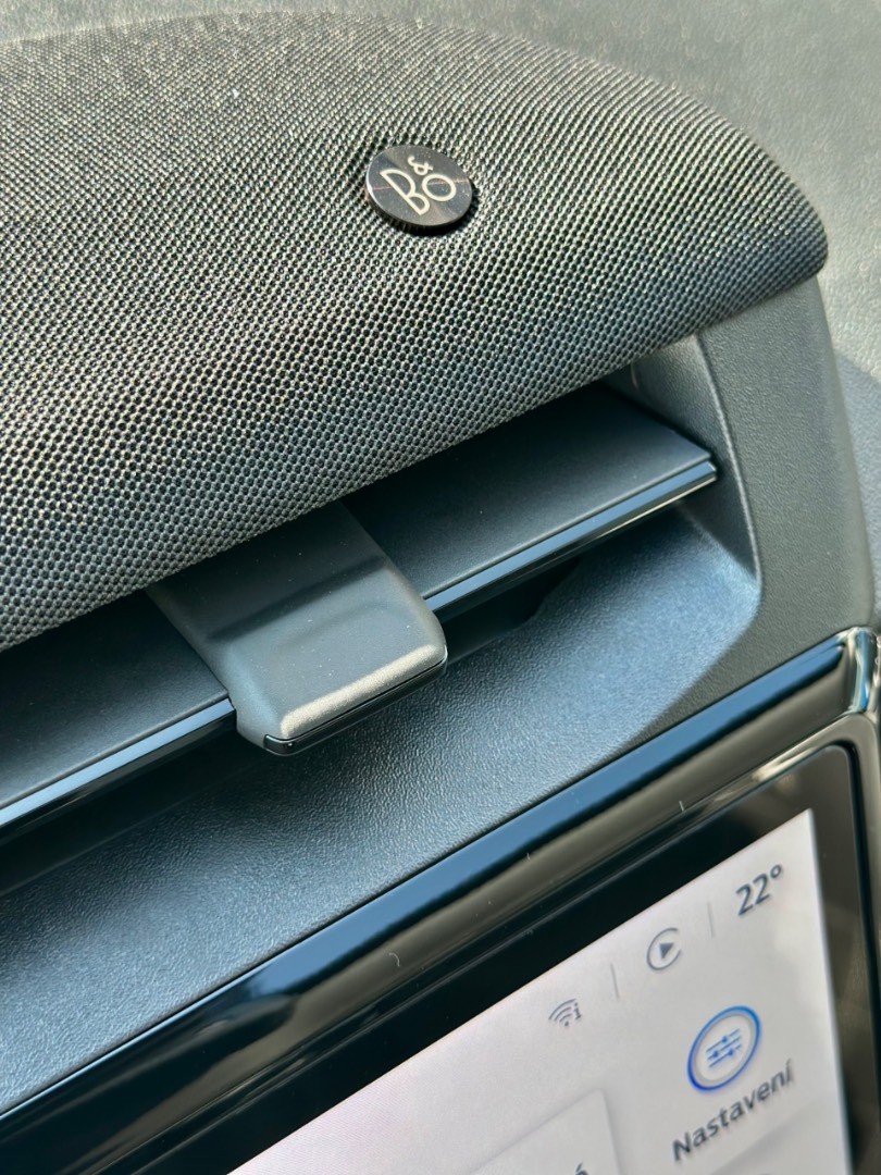 Ford Puma Gen E EV Premium (44 kWh) 168k (124kW)