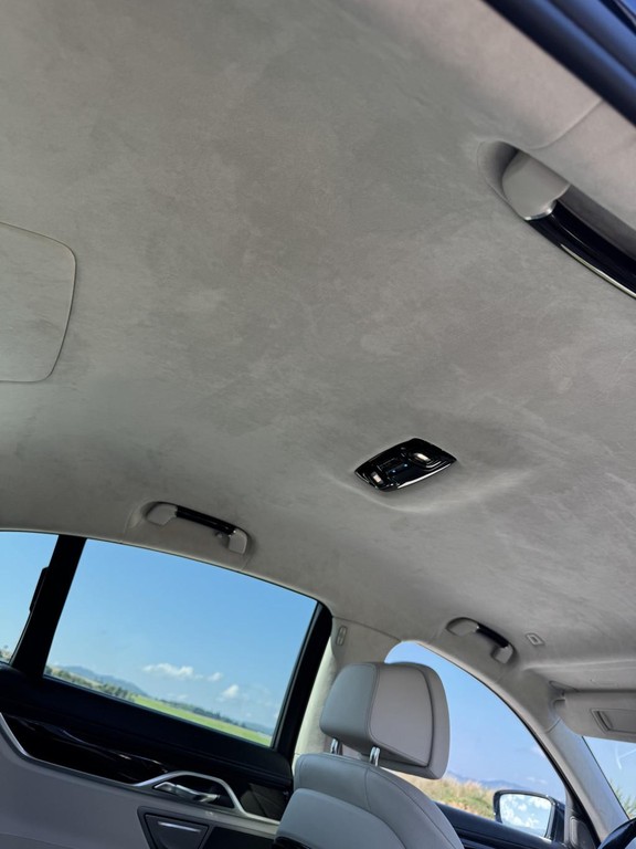 BMW rad 7 730d xDrive A/T