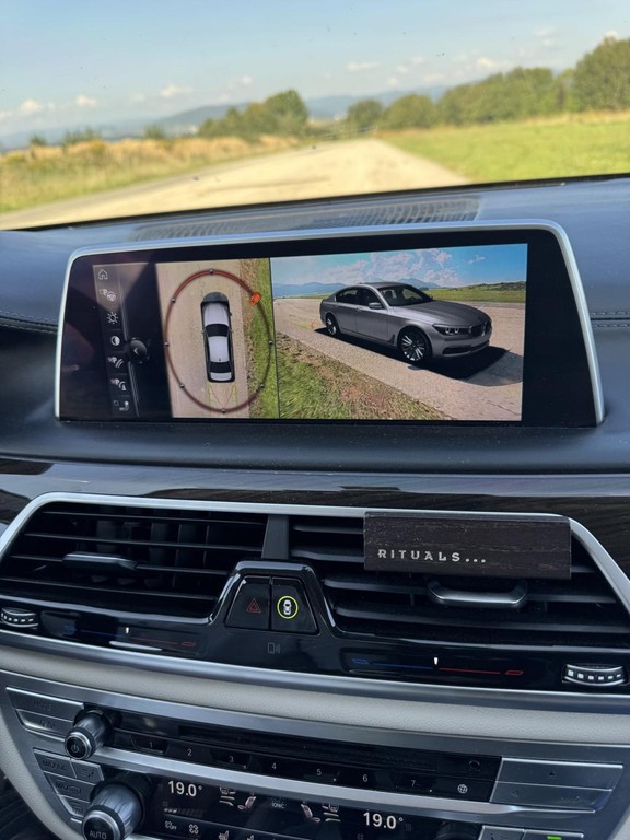 BMW rad 7 730d xDrive A/T