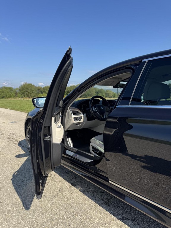 BMW rad 7 730d xDrive A/T