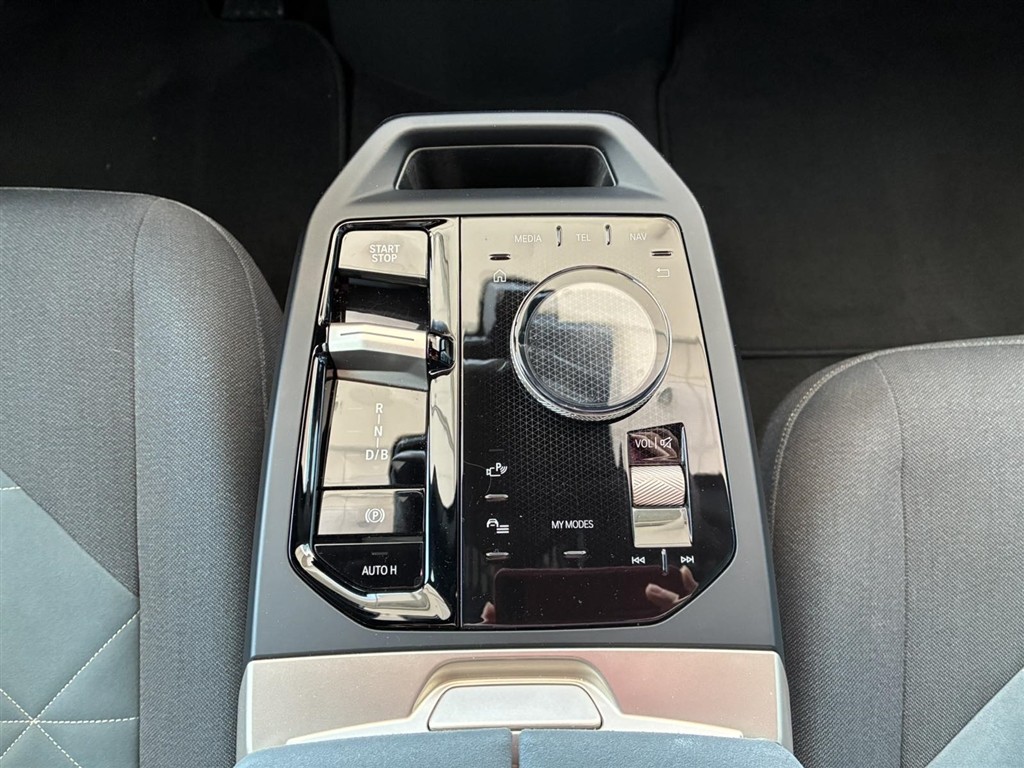 BMW iX xDrive40