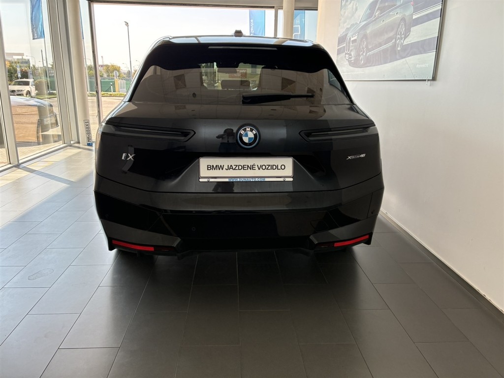 BMW iX xDrive40