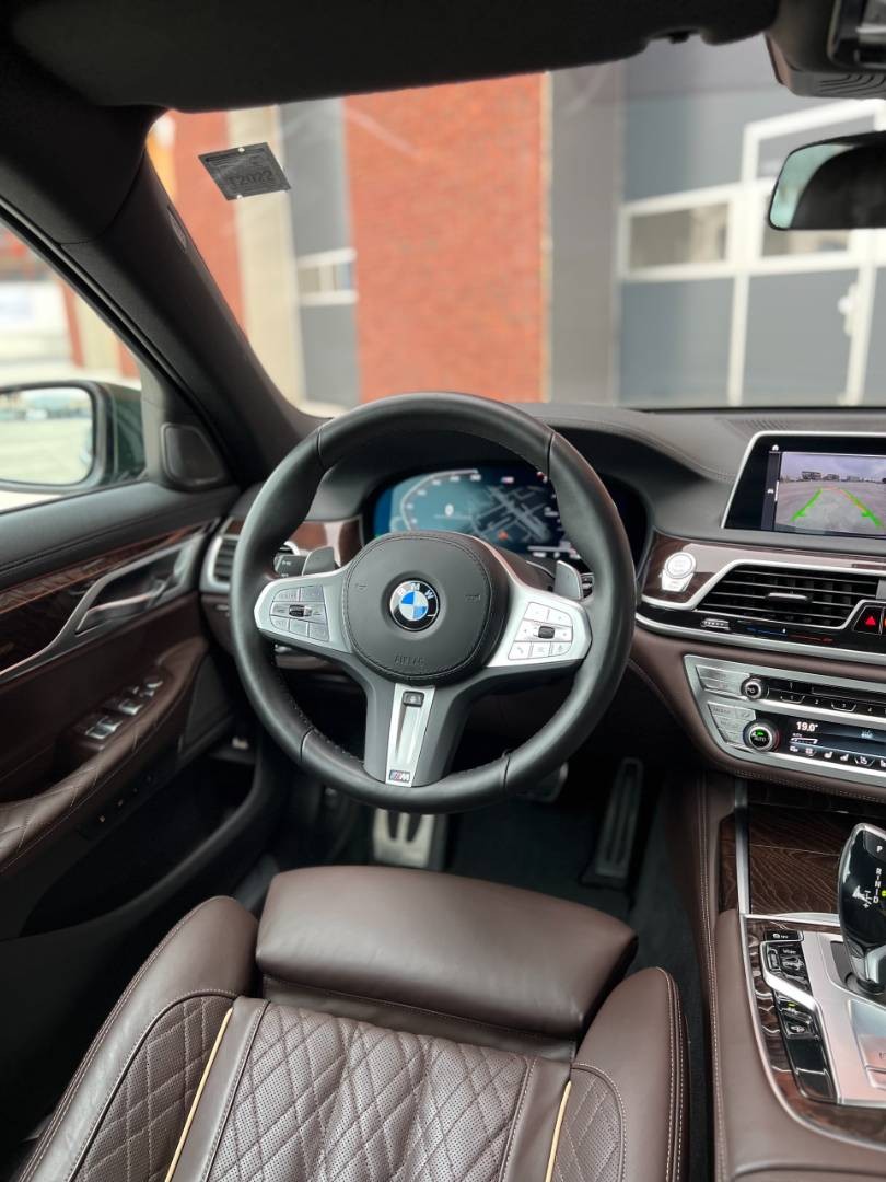 BMW Rad 7 740Li xDrive A/T