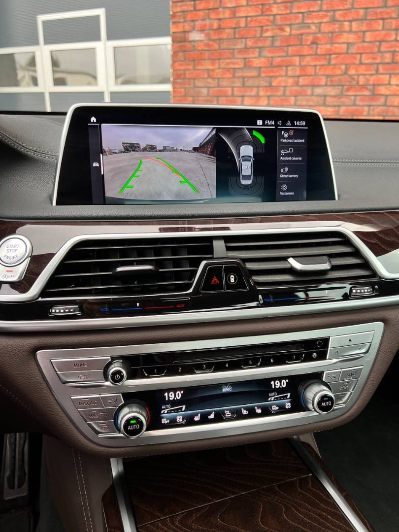BMW Rad 7 740Li xDrive A/T