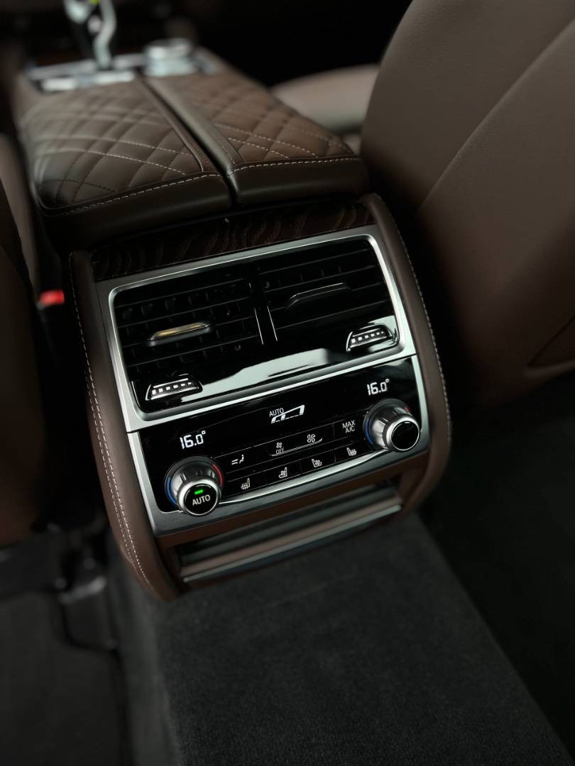 BMW Rad 7 740Li xDrive A/T