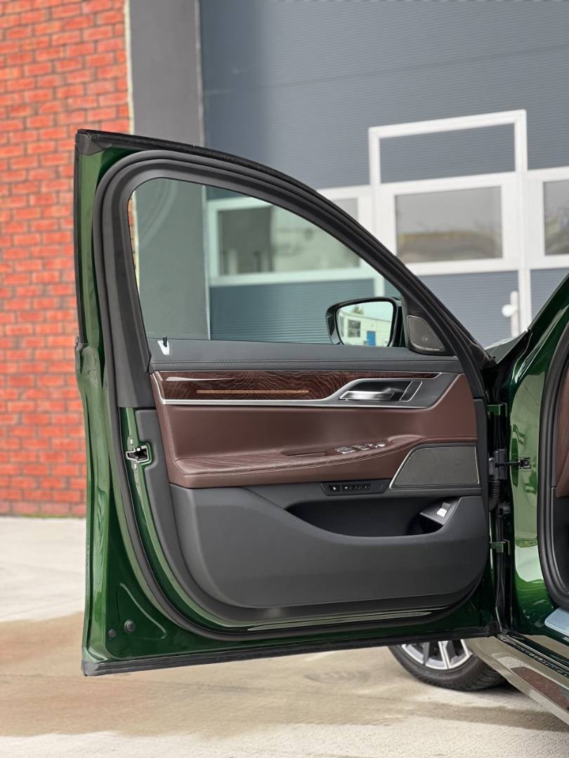 BMW Rad 7 740Li xDrive A/T