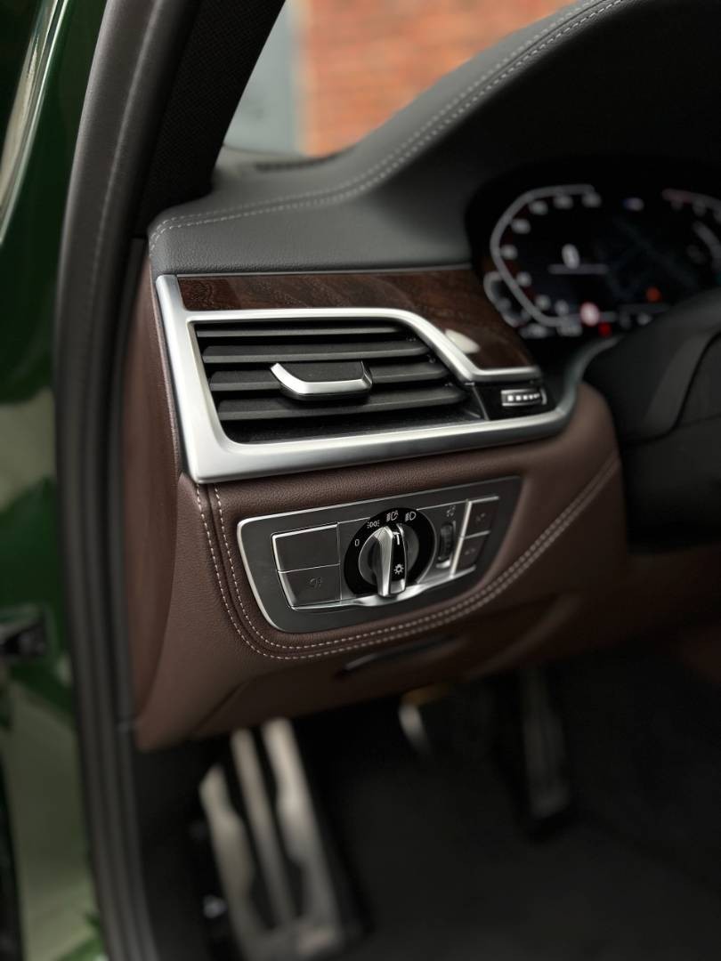 BMW Rad 7 740Li xDrive A/T