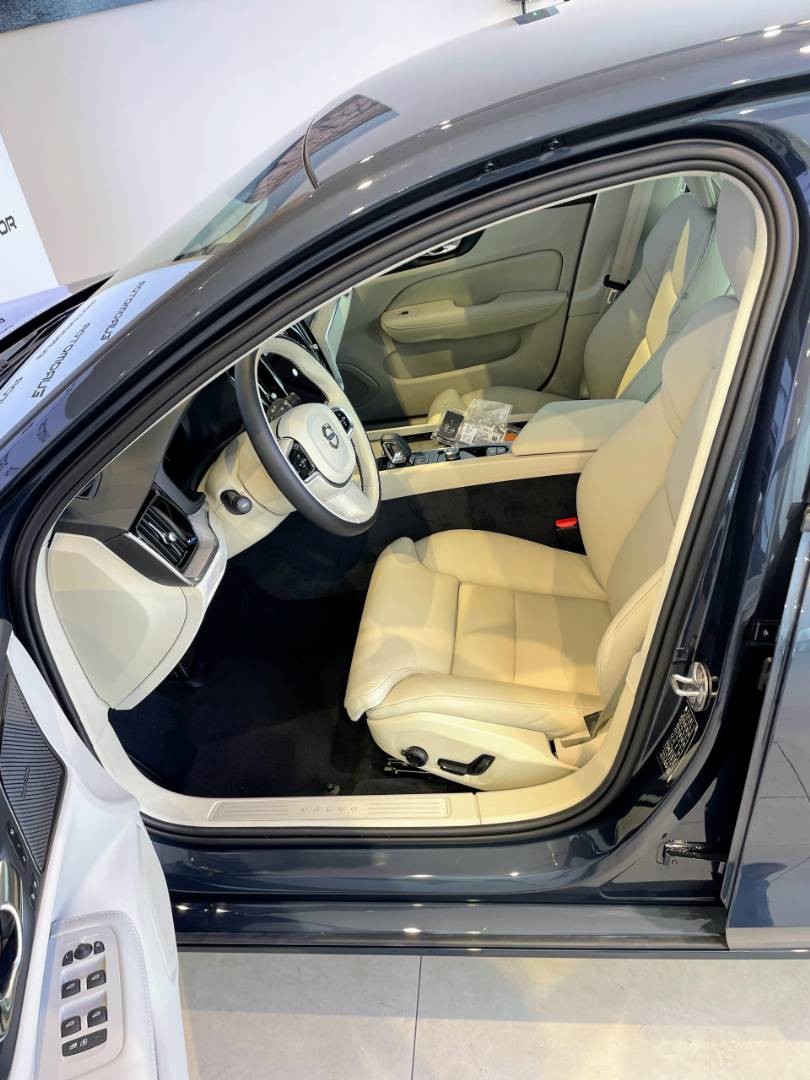 Volvo S60 B5 mHEV Plus Bright AWD A/T