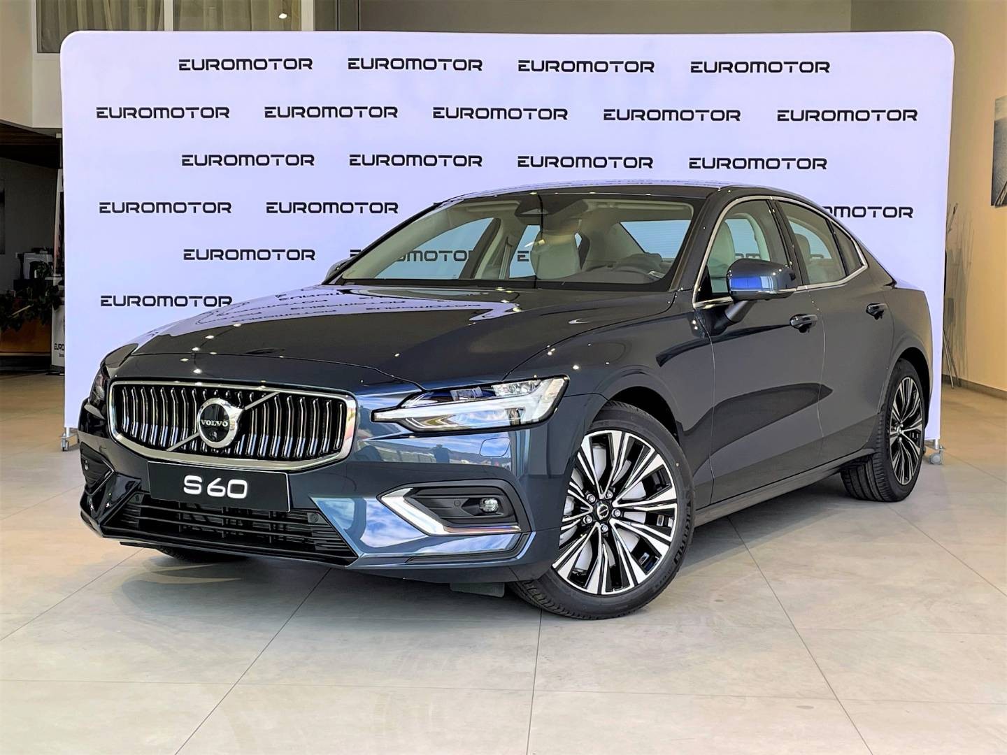 Volvo S60 B5 mHEV Plus Bright AWD A/T