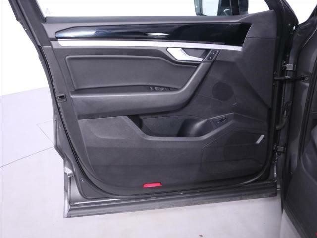 Volkswagen Touareg R-Line 3,0 TDI DSG 4Motion DPH