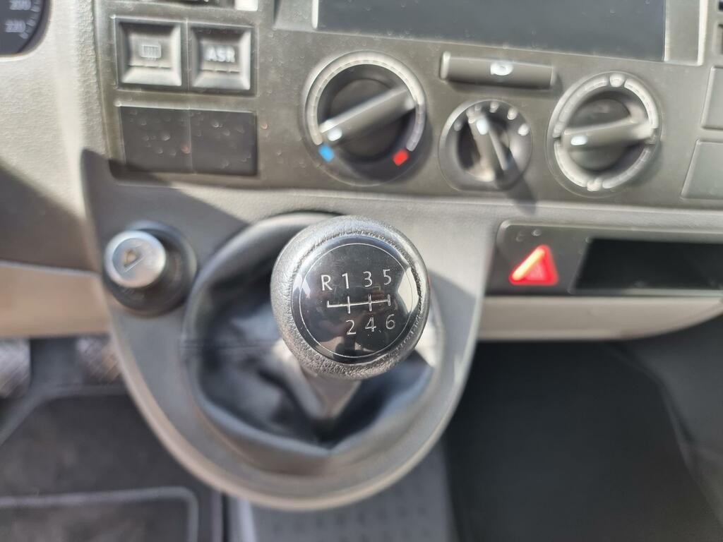 Volkswagen Transporter 2.5TDi L1 6míst
