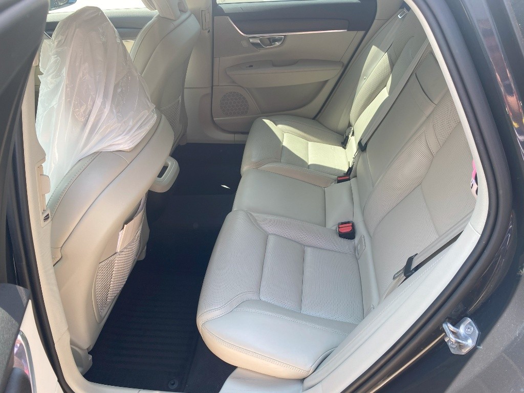 Volvo V90 CC D5 2.0L Cross Country Pro AWD A/T, 173kW, A8, 5d.