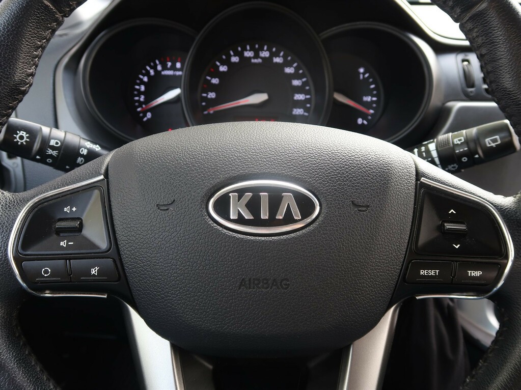 Kia Rio  1.25 CVVT