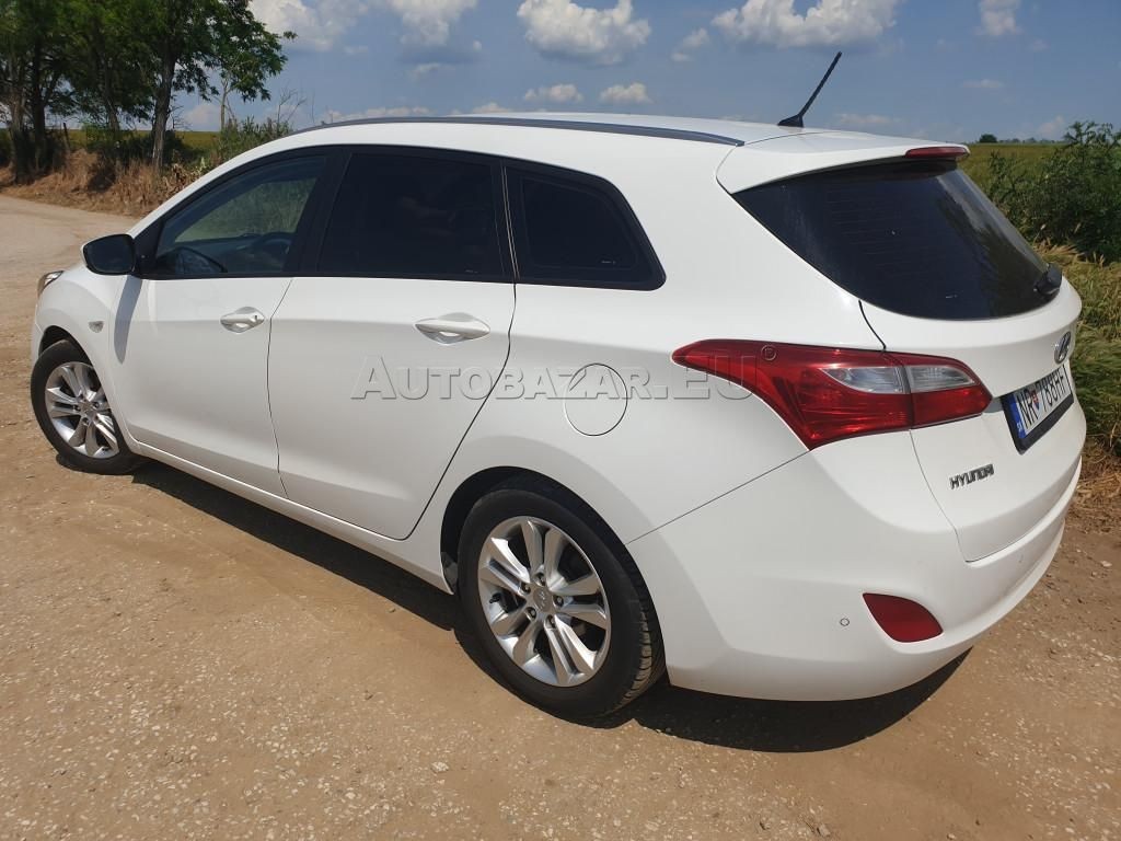 Hyundai i30 CW Kombi 1.6i MPI 16V DOHC Family