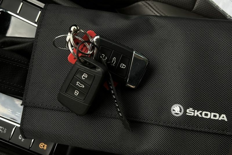 Škoda Superb Combi 2.0 TDI DSG 4x4 Laurin Klement 190PS