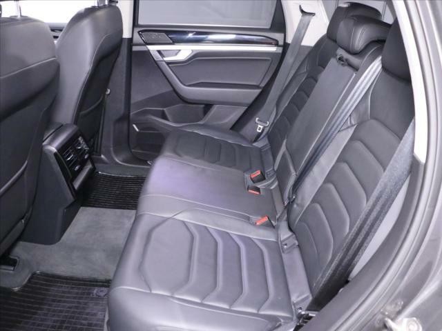 Volkswagen Touareg R-Line 3,0 TDI DSG 4Motion DPH