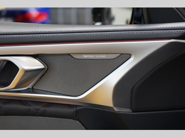 BMW M8 Comp. Carbio Individual Záruka