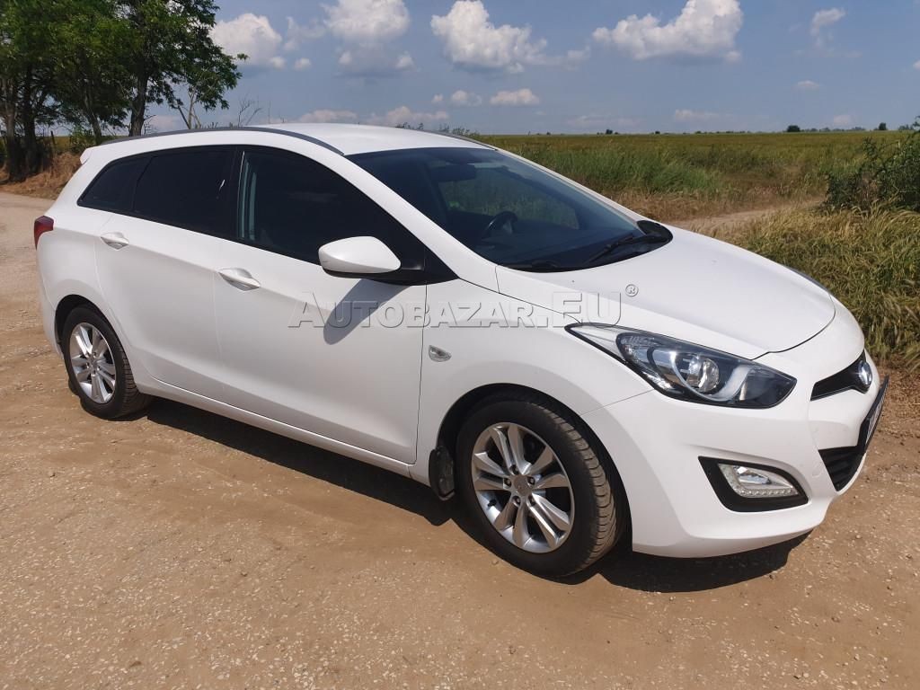 Hyundai i30 CW Kombi 1.6i MPI 16V DOHC Family