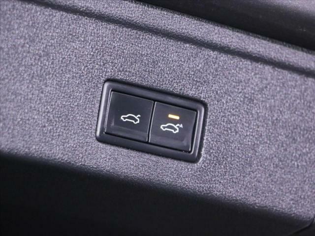 Volkswagen Touareg R-Line 3,0 TDI DSG 4Motion DPH