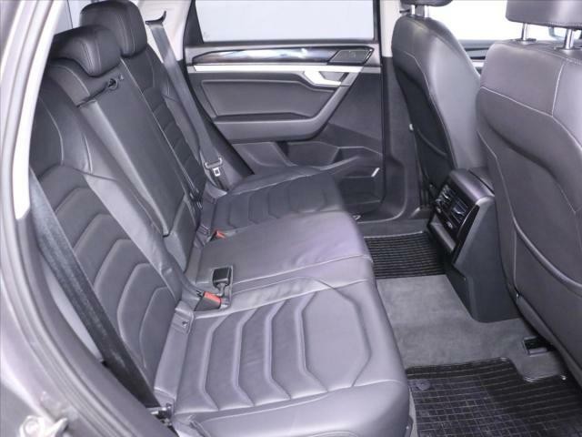 Volkswagen Touareg R-Line 3,0 TDI DSG 4Motion DPH