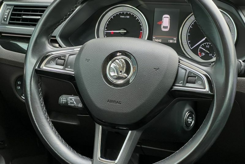 Škoda Superb Combi 2.0 TDI DSG 4x4 Laurin Klement 190PS