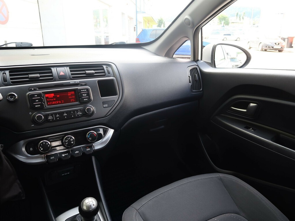 Kia Rio  1.25 CVVT