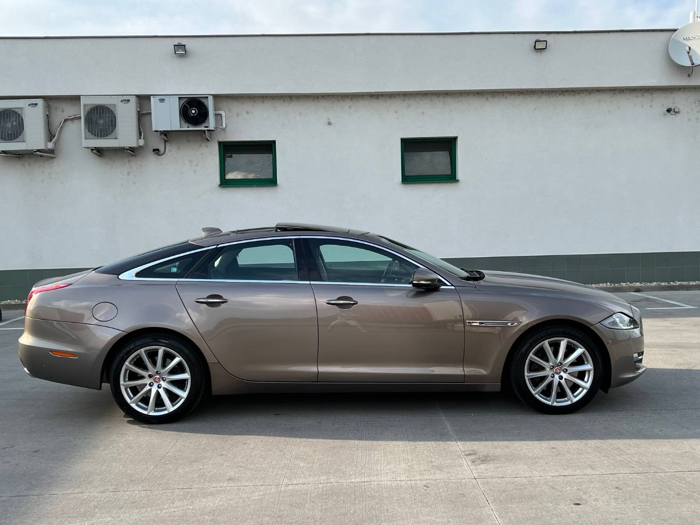 Jaguar XJ 3.0 V6 Td 300k Portfolio LWB