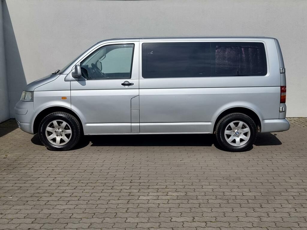 Volkswagen Transporter 2.5TDi L1 6míst