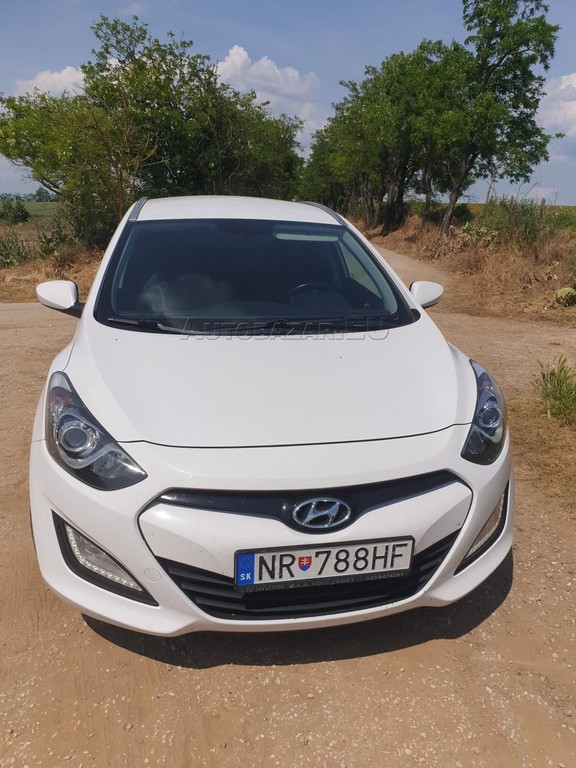 Hyundai i30 CW Kombi 1.6i MPI 16V DOHC Family