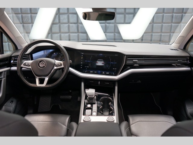 Volkswagen Touareg TDI Elegance Vzduch Tažné CZ