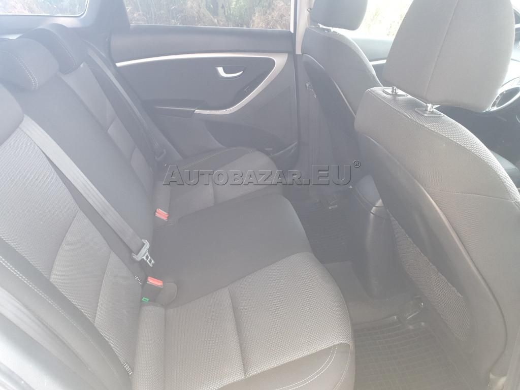 Hyundai i30 CW Kombi 1.6i MPI 16V DOHC Family