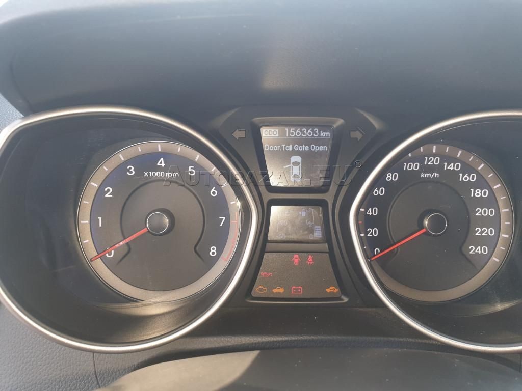 Hyundai i30 CW Kombi 1.6i MPI 16V DOHC Family