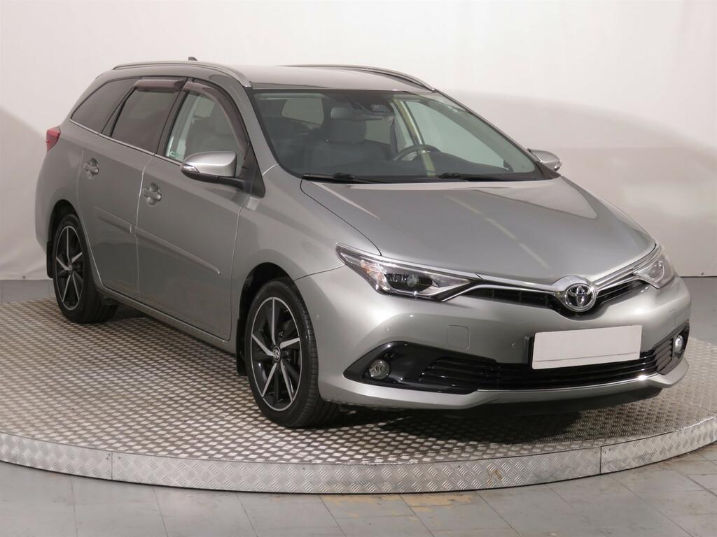 Toyota Auris  1.6 Valvematic