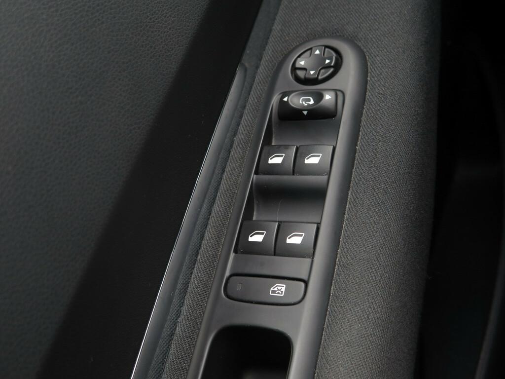 Peugeot 3008  1.6 BlueHDi