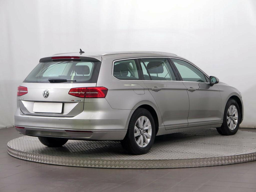 VW Passat  1.6 TDI