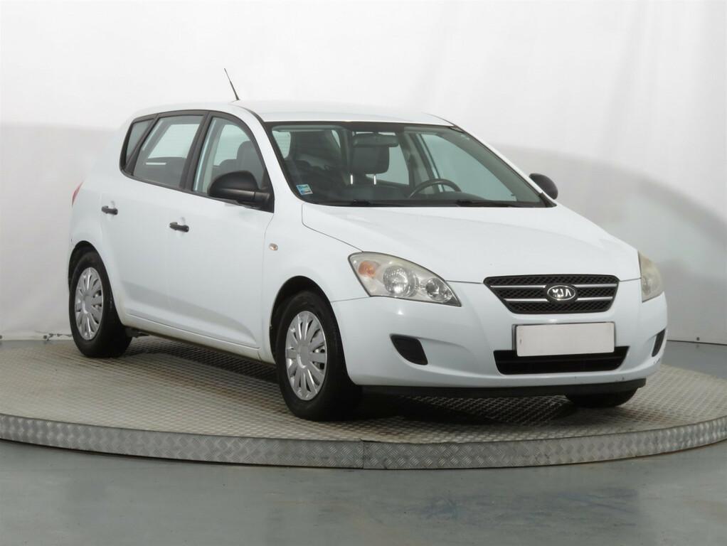 Kia Ceed  1.4 i