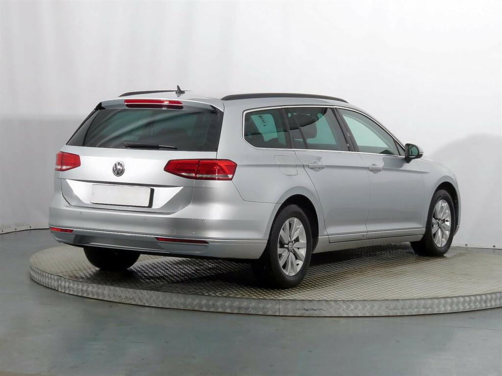 VW Passat Comfortline 2.0 TDI