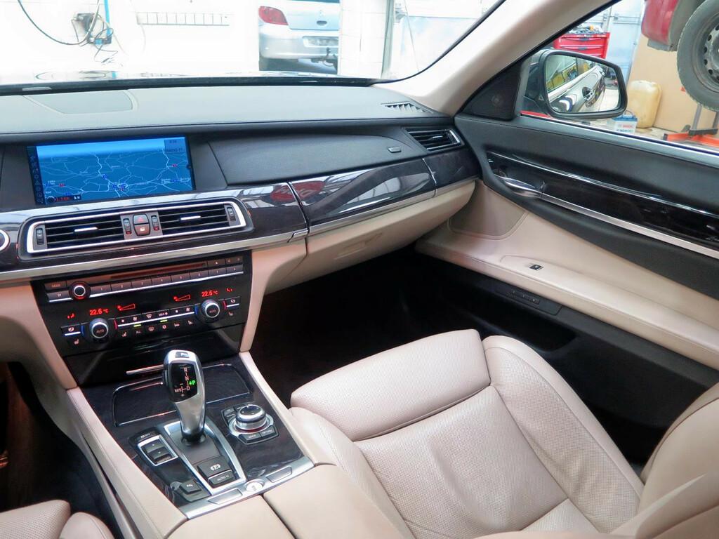 BMW 7  730 d