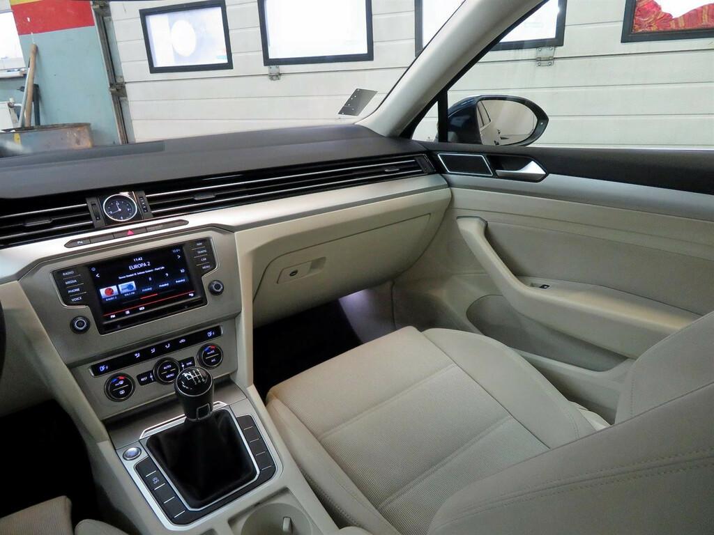 VW Passat  1.6 TDI