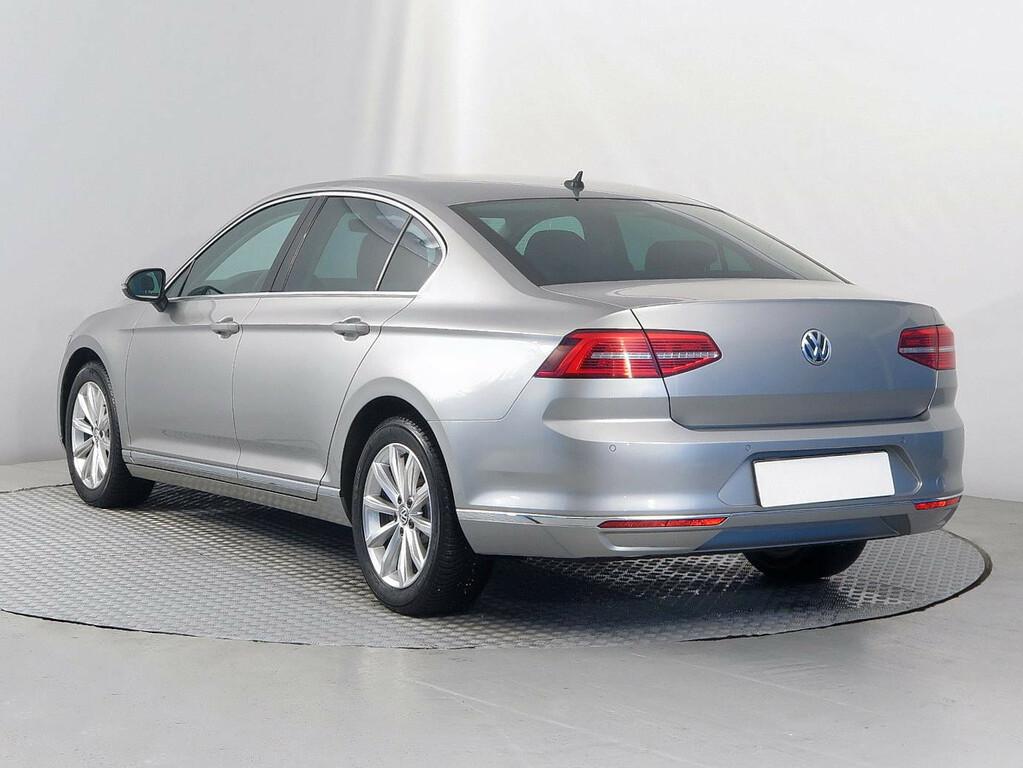 VW Passat Highline 2.0 TDI
